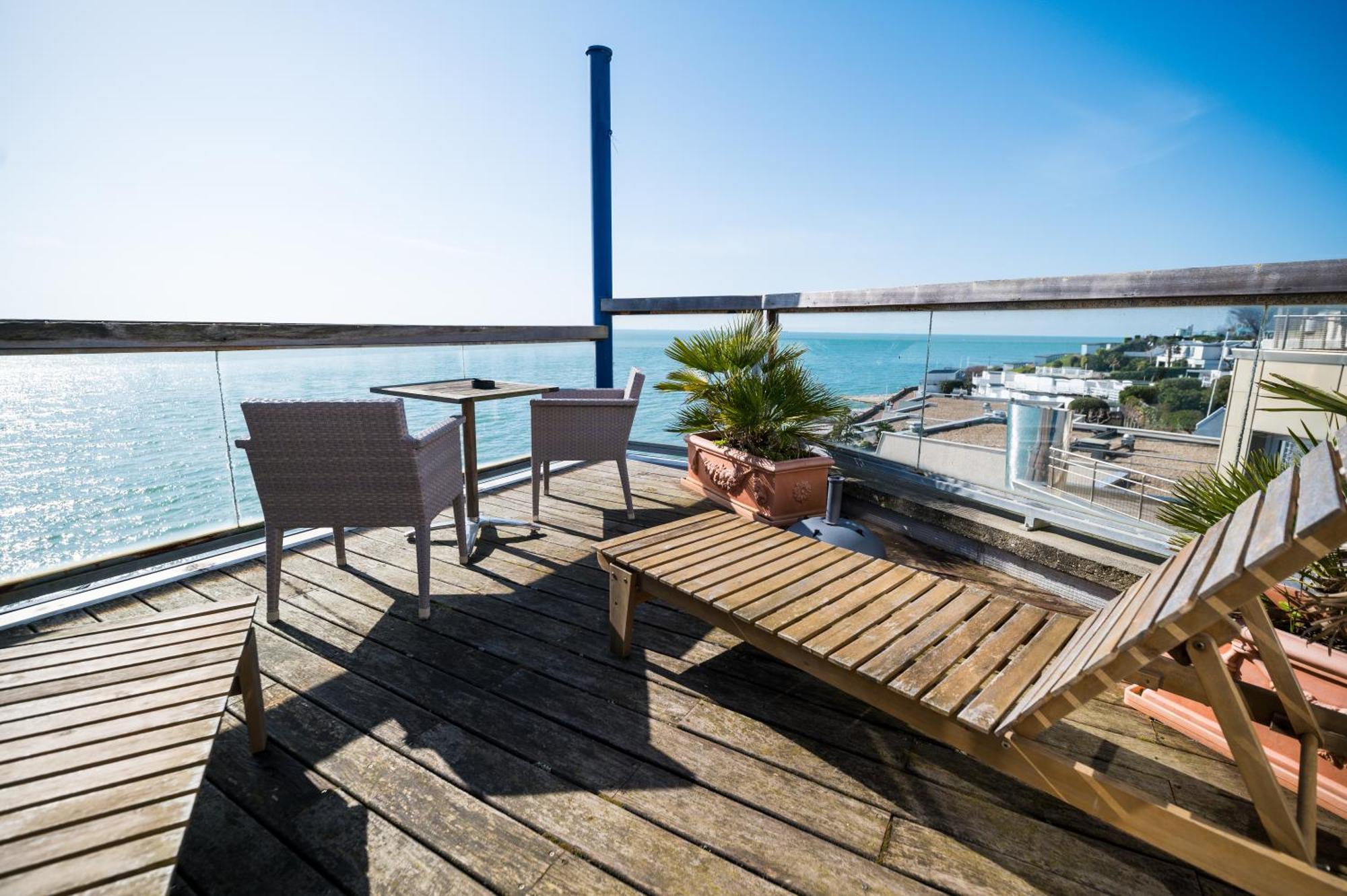 Logis Hotel - La Petite Rade Le Havre Exterior photo
