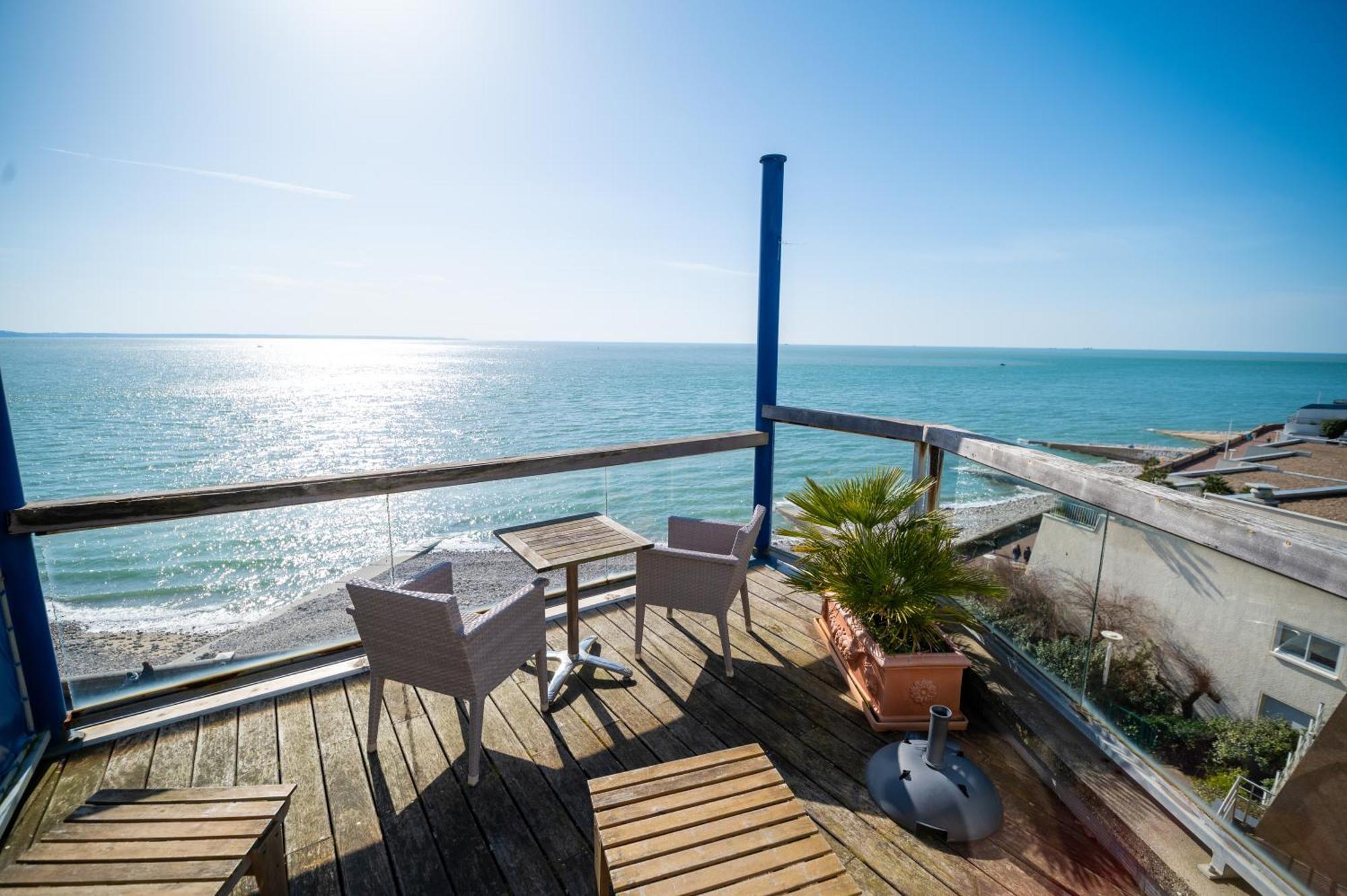 Logis Hotel - La Petite Rade Le Havre Exterior photo